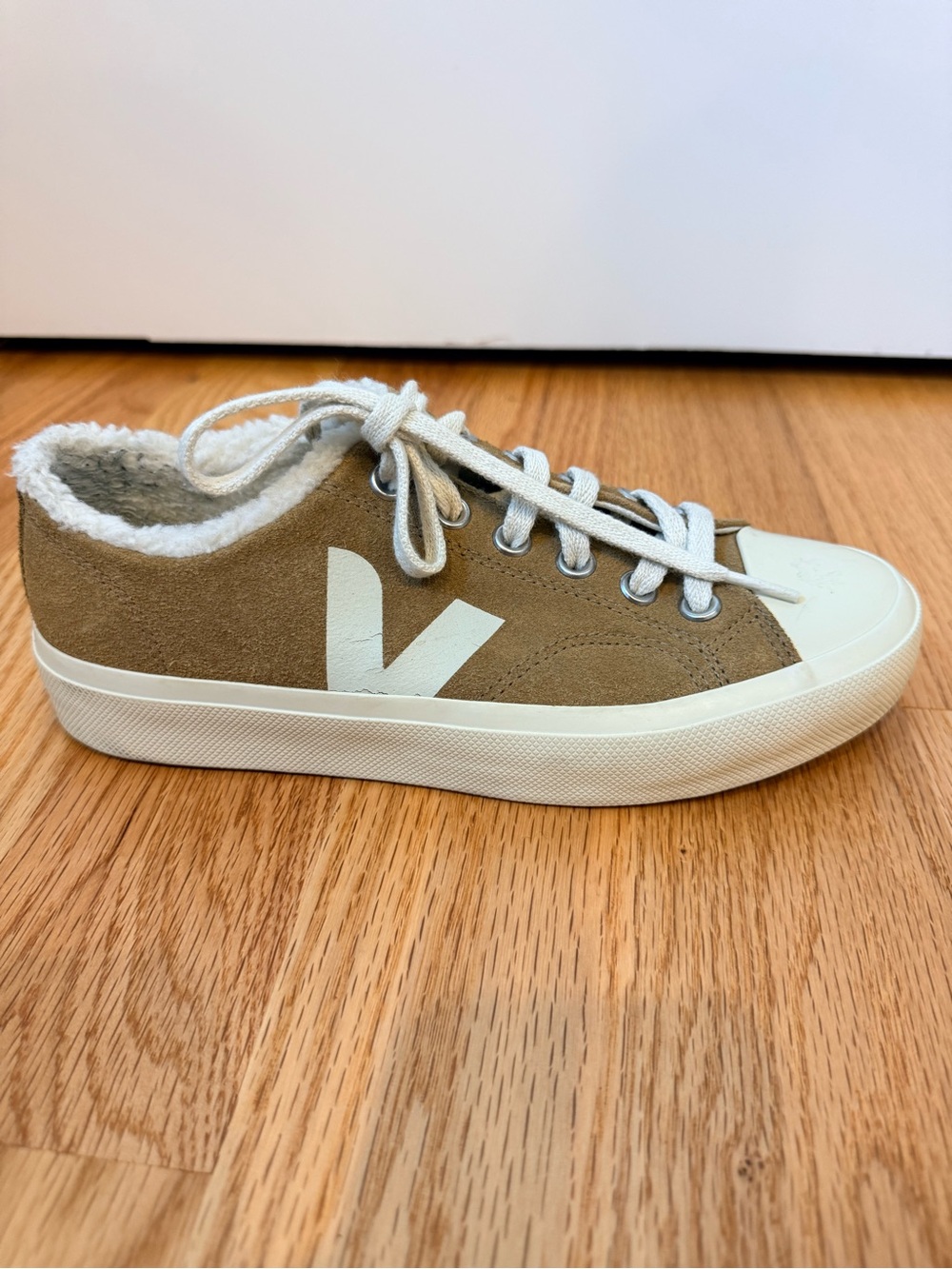 Veja Suede Wata II Low Fured Suede Sneakers - Picture 15 of 15